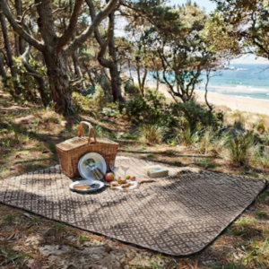 Tapis de Pique-nique Zarbia – Le compagnon idéal de vos escapades (75 x 130 cm)