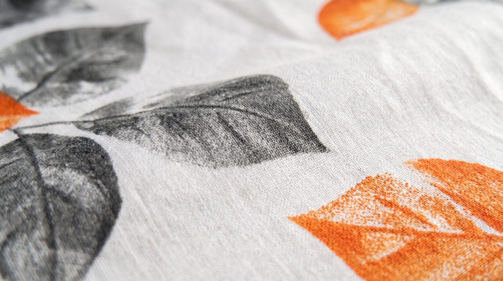 Parure de Drap Motif Feuilles - Orange et Gris – Image 3